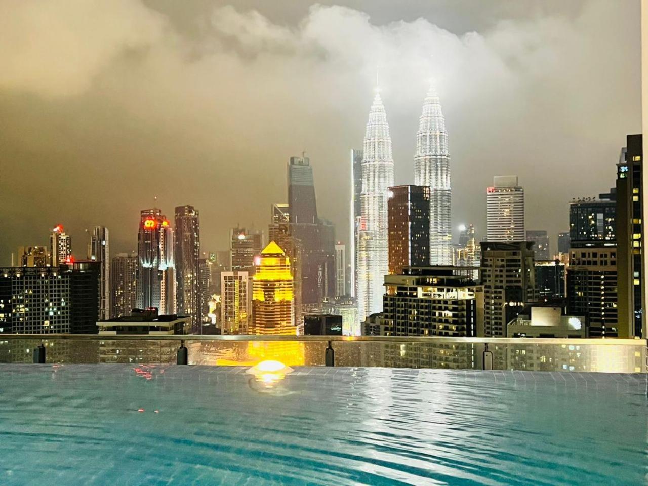 The Infinitum Kualalumpur Skypool Hotel クアラルンプール エクステリア 写真